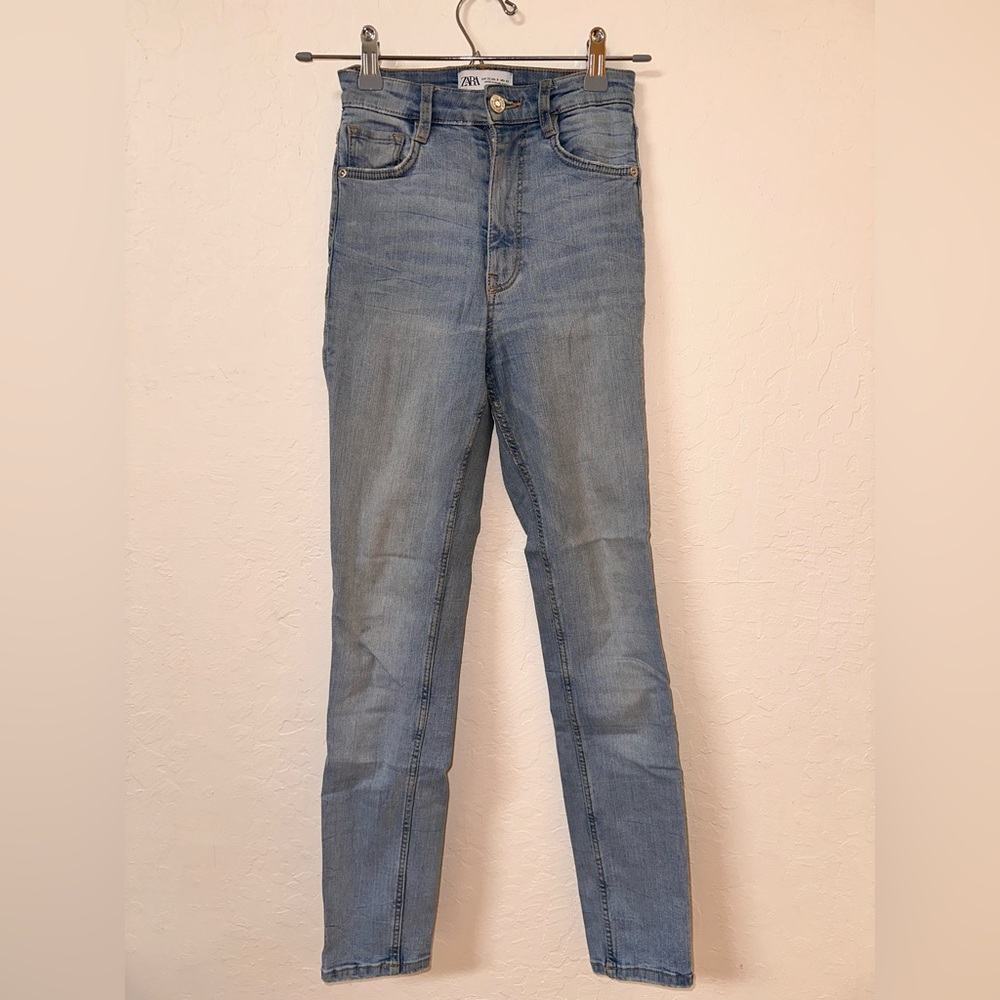 Zara High-waisted Jeans (US 0)